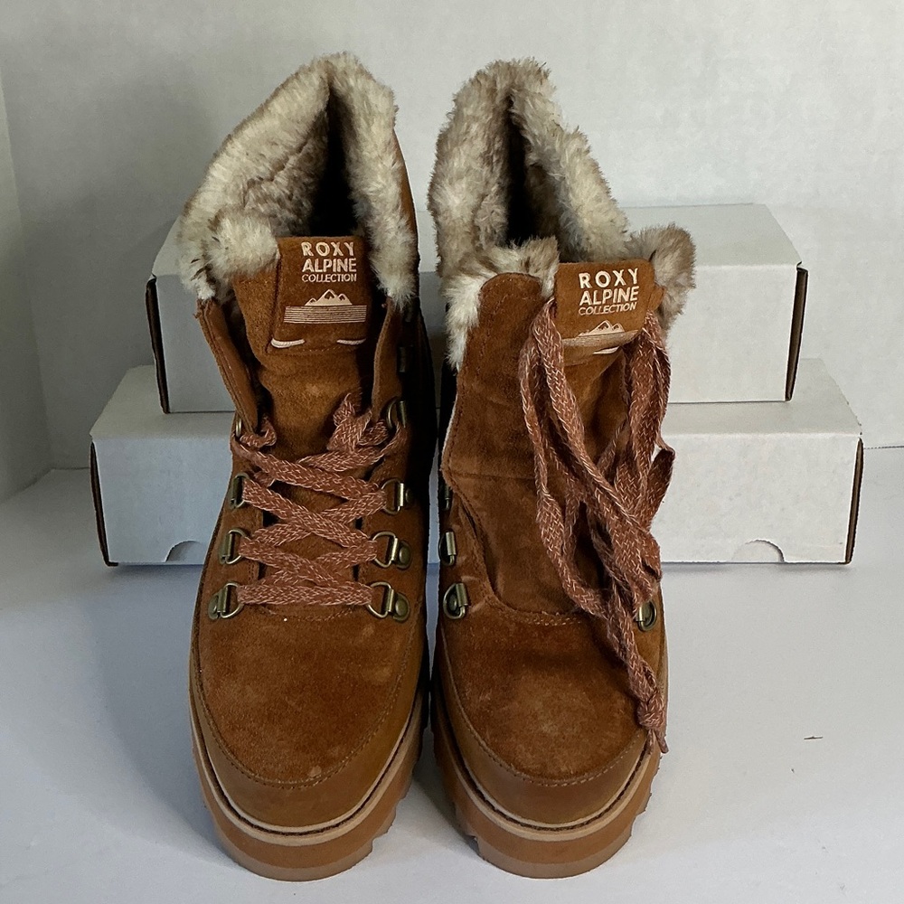 Roxy alpine tan fur boots